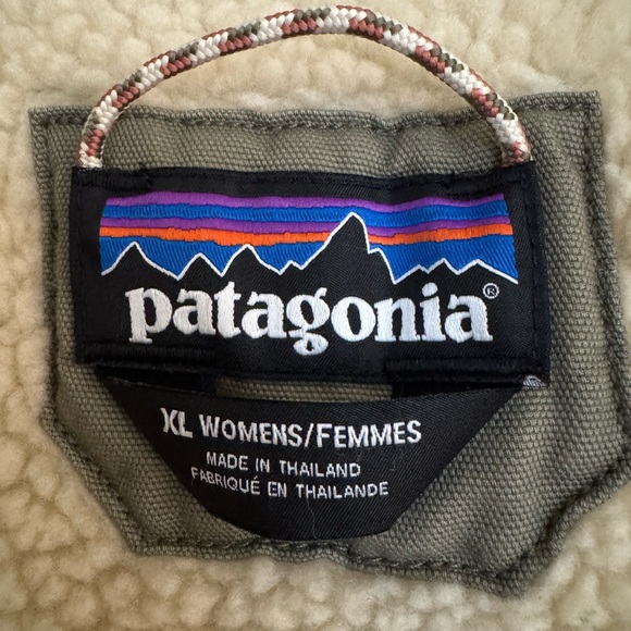 Patagonia Women’s Insulated Prairie Dawn Parka - Picture 2 of 5